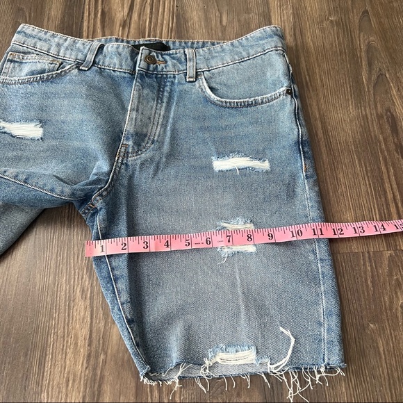 Forever 21 Men NWT Distressed Mid Rise Skinny Jean Shorts - Picture 11 of 13
